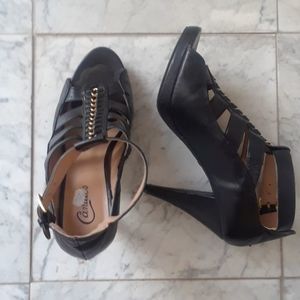 Ladies shoes